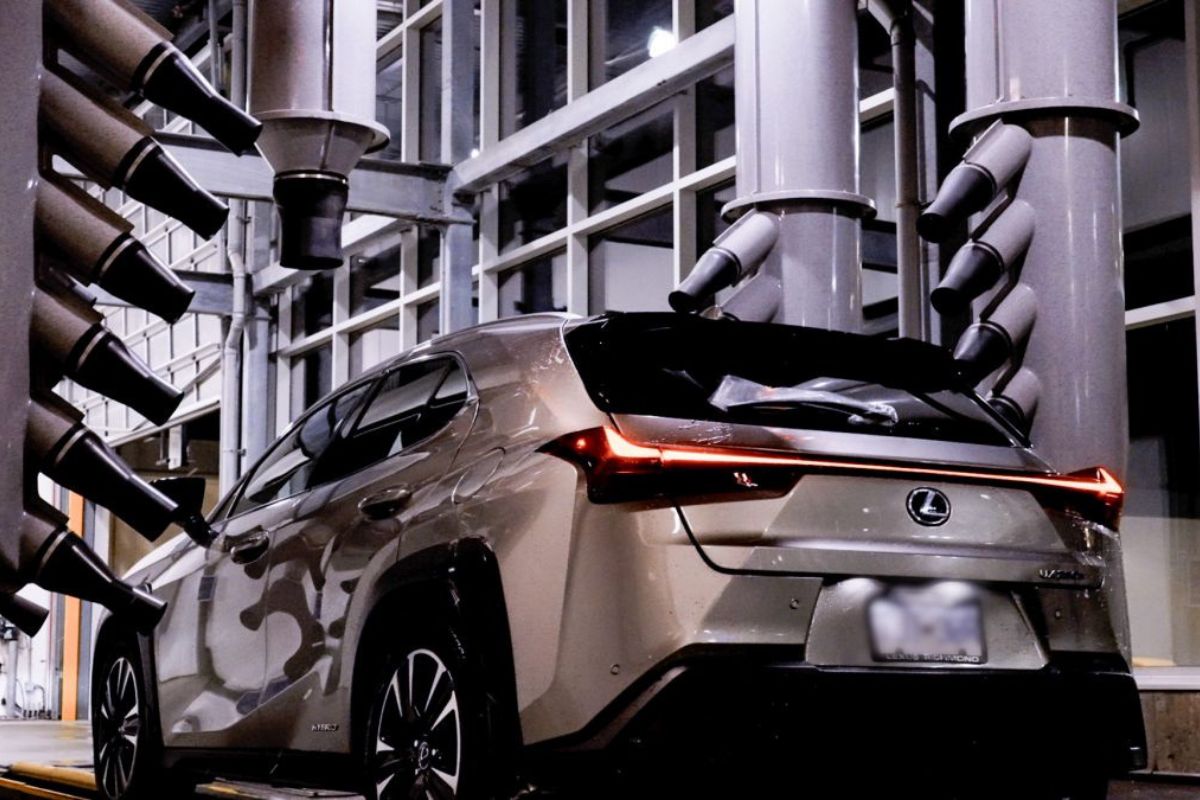 The Environmental Benefits of Professional Auto Washes